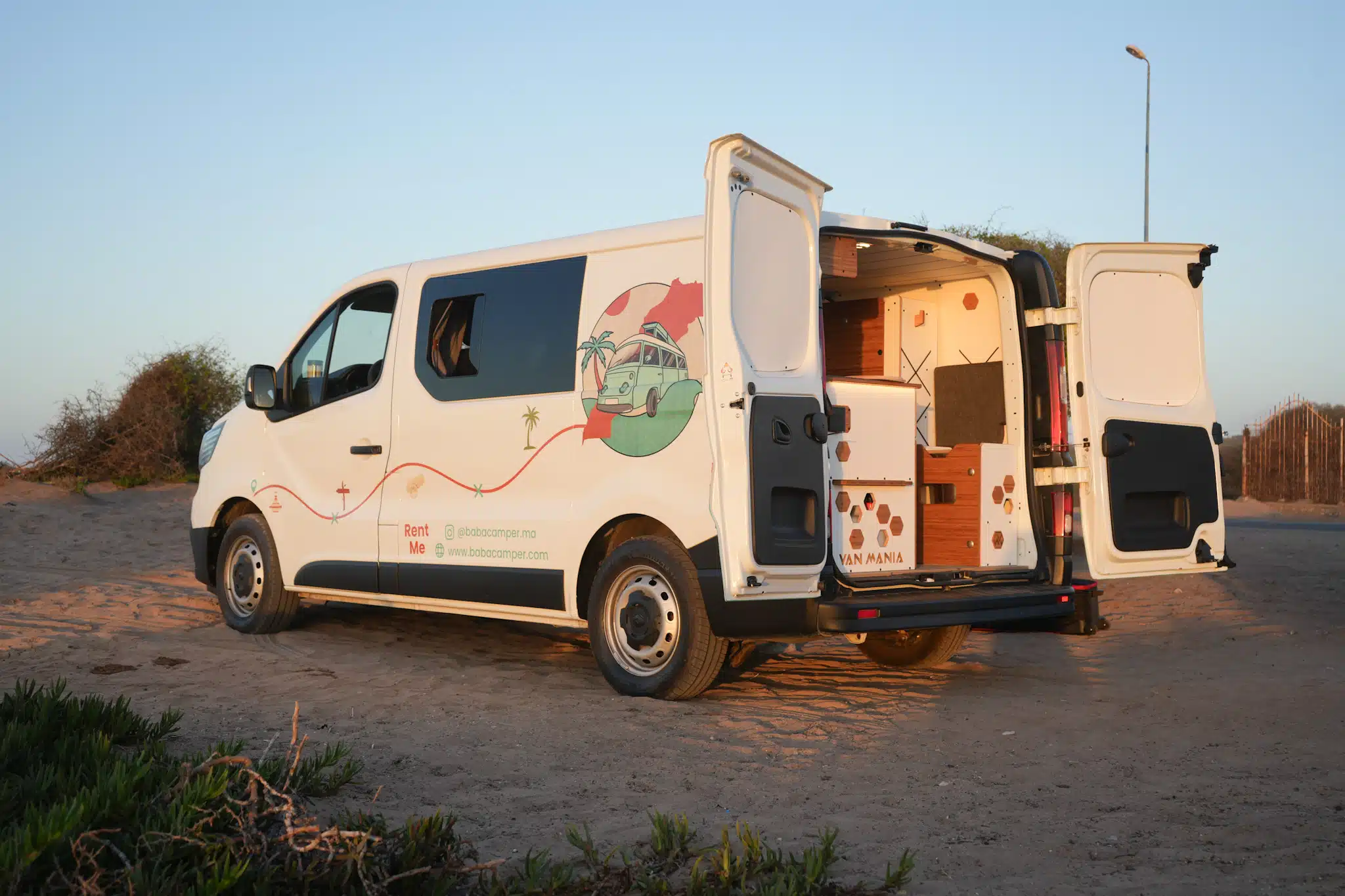 Van aménagé Baba Camper en road trip au Maroc